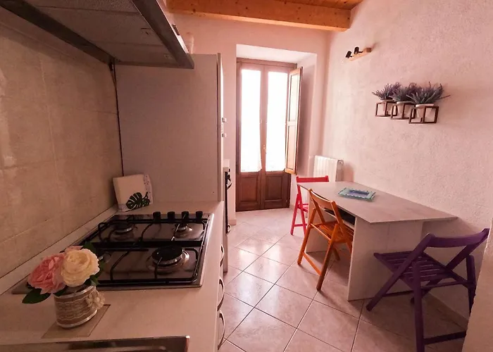 Bed & Breakfast San Domenico House - Centro Storico LʼAquila